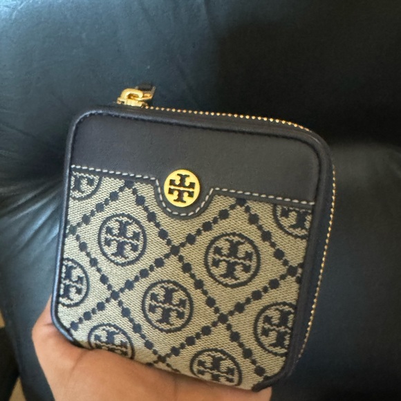 Mini Wallet - Picture 1 of 4